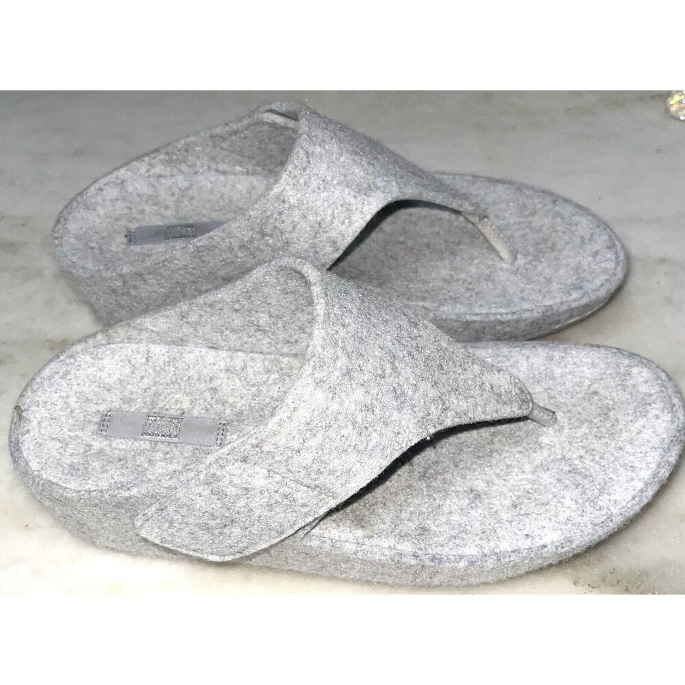 FitFlop size 8 Wobble board Gray Flannel Velcroe Closure Wedge Sandal Thong